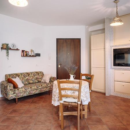 לוקה Ema'S Guest House מראה חיצוני תמונה